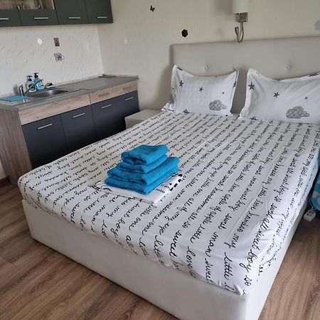 Blaxy Resort Stefi Cu Acces La Piscine Gratuit Douăzeci şi Trei August Exteriör bild