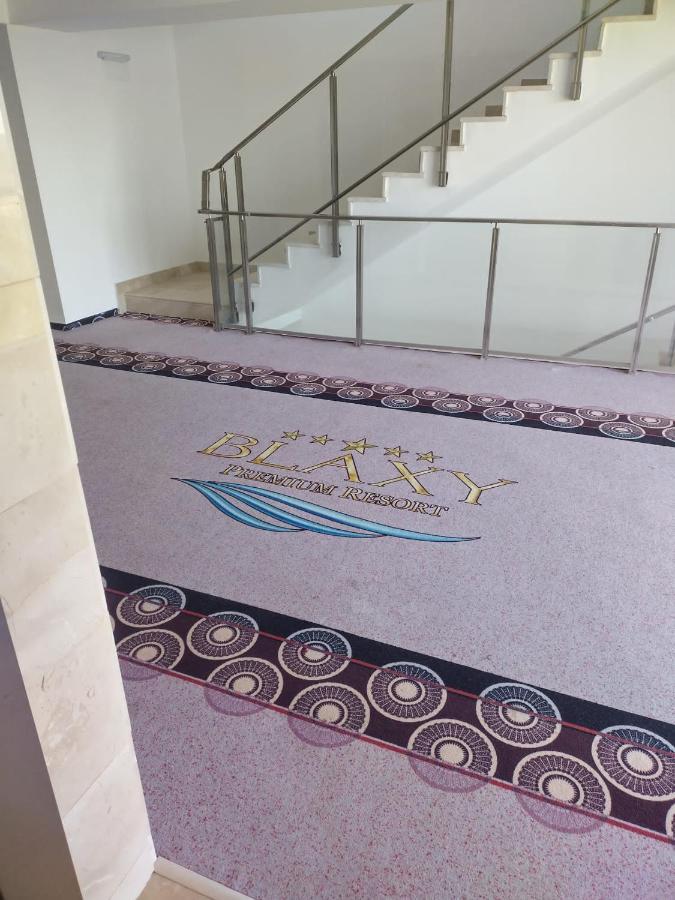 Blaxy Resort Stefi Cu Acces La Piscine Gratuit Douăzeci şi Trei August Exteriör bild