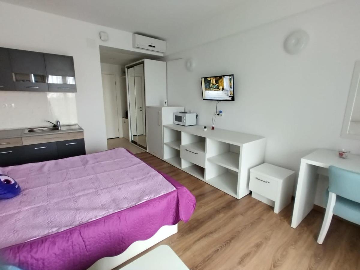 Blaxy Resort Stefi Cu Acces La Piscine Gratuit Douăzeci şi Trei August Exteriör bild