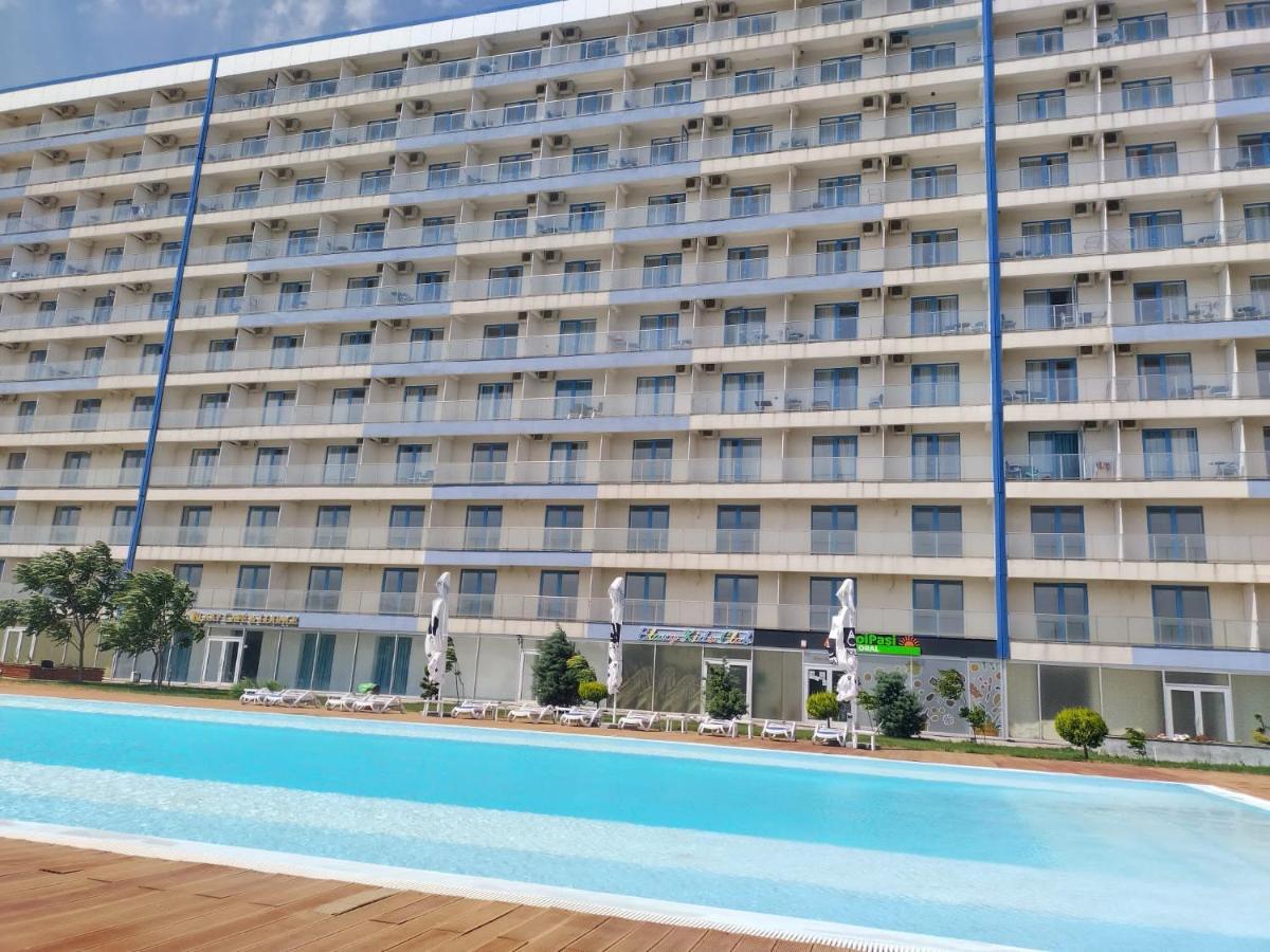 Blaxy Resort Stefi Cu Acces La Piscine Gratuit Douăzeci şi Trei August Exteriör bild