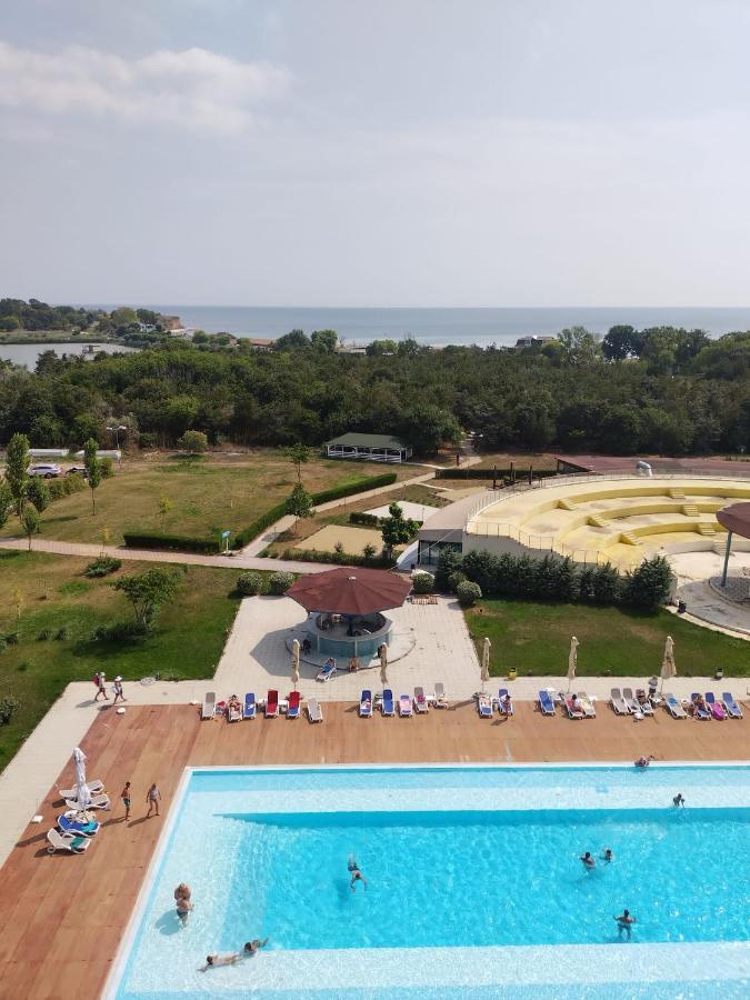 Blaxy Resort Stefi Cu Acces La Piscine Gratuit Douăzeci şi Trei August Exteriör bild