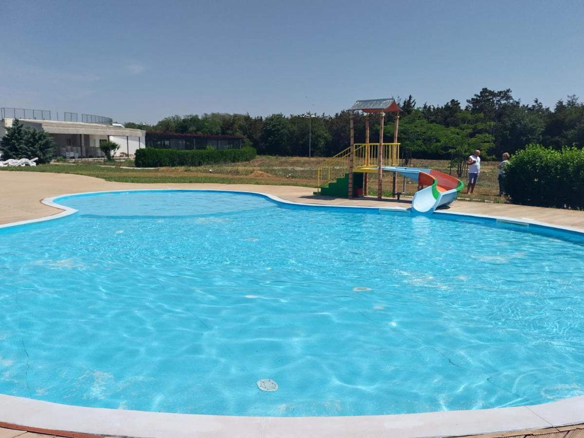 Blaxy Resort Stefi Cu Acces La Piscine Gratuit Douăzeci şi Trei August Exteriör bild