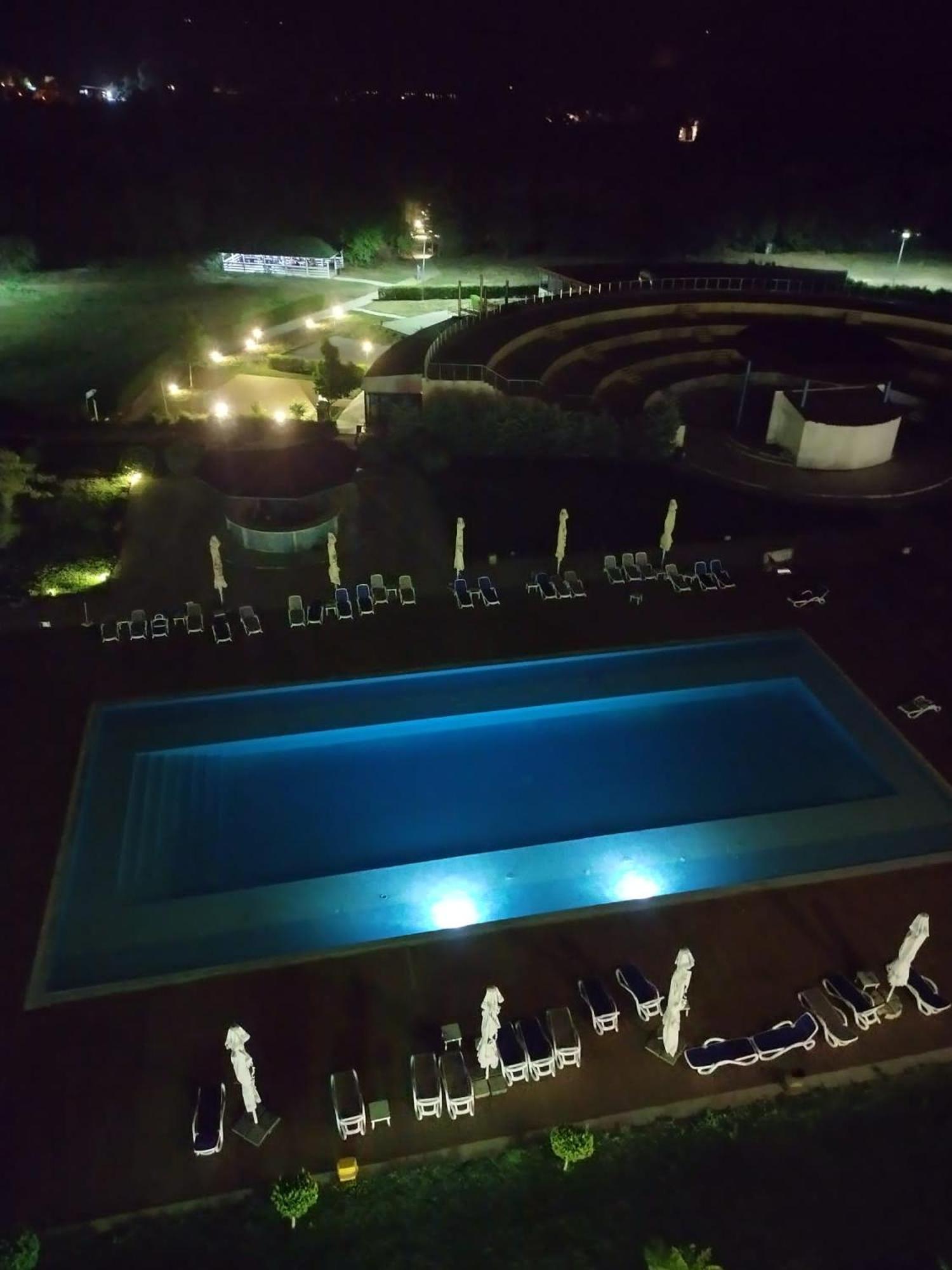 Blaxy Resort Stefi Cu Acces La Piscine Gratuit Douăzeci şi Trei August Exteriör bild