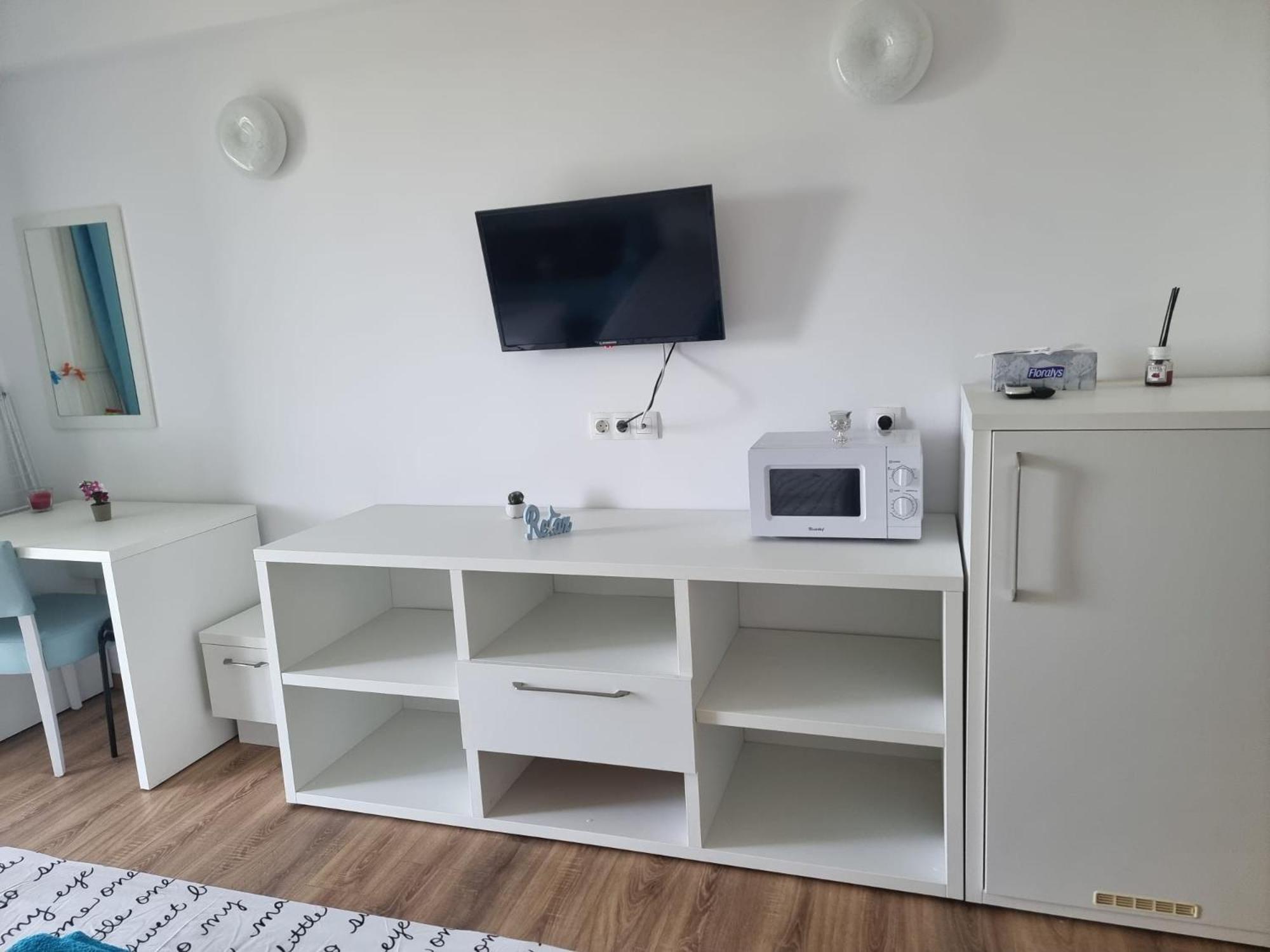 Blaxy Resort Stefi Cu Acces La Piscine Gratuit Douăzeci şi Trei August Exteriör bild